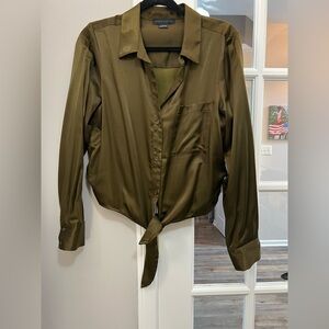 Sanctuary Dark Olive Button Down Shirt with tie and pocket sz L EUC